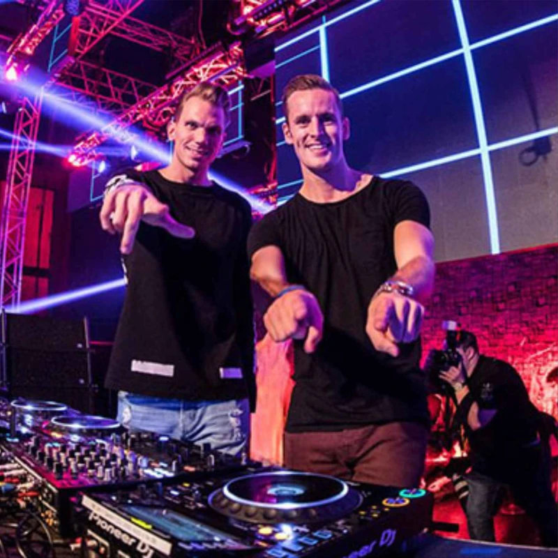 D-Block & S-te-Fan boeken