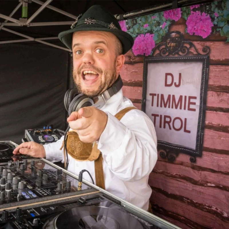 DJ Timmie Tirol boeken